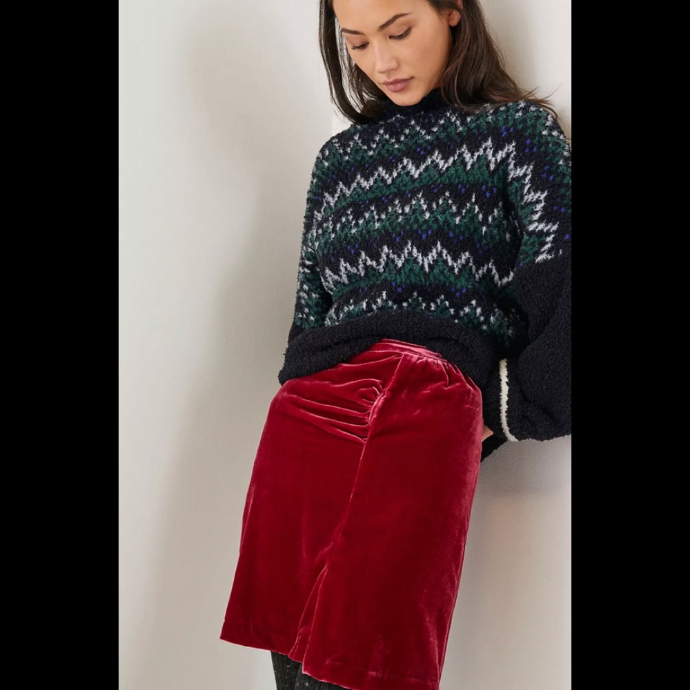 - Velvet Mini-Skirt Size 4 & Size 6 New w Tag